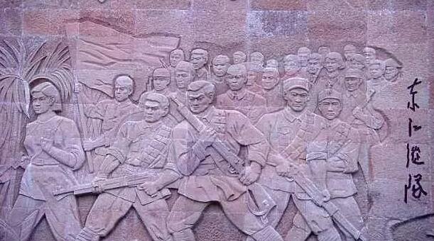 3月12日下午，已经90高龄的离休东江纵队老兵汤爷爷，在深圳6686体育(中国)官方网站 - 登录入口检查之后，白内障专科邢宝刚主任为其实施左眼白内障超声乳化摘除，联合散光人工晶体植入术。1.jpg