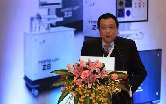 临沂6686体育崔传波院长应邀出席全国眼屈光手术研讨会并点评屈光学术分享环节5.jpg 临沂6686体育崔传波院长应邀出席全国眼屈光手术研讨会并点评屈光学术分享环节5.jpg