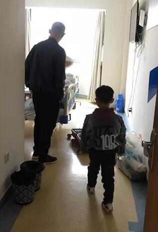 成都6686体育(中国)官方网站 - 登录入口接诊眼外伤致白内障小患者.jpg