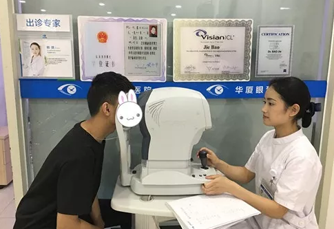 为准备参军 18岁男护士在成都6686体育(中国)官方网站 - 登录入口摘镜2.png