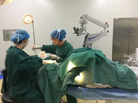长时间玩手机导致斗鸡眼 在成都6686体育(中国)官方网站 - 登录入口顺利手术2.png