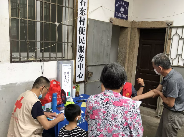 6.6爱眼日期间莆田眼科医院携手”莆田市红十字会开展“关爱老年人,关注眼健康”公益活动3.png