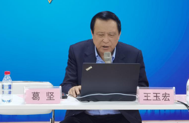 10月18日至10月19日,一场眼科界的“云上学术盛宴”隆重登场。由厦门大学附属厦门眼科中心主办的“第六届6686体育论坛青光眼高峰论坛”再现百家争鸣之盛景,25位眼科名家共同探讨当前青光眼学科领域的 学术研究成果、临床诊疗新技术以及未来的发展趋势,助力推动我国青光眼学科蓬勃发展4.png 10月18日至10月19日,一场眼科界的“云上学术盛宴”隆重登场。由厦门大学附属厦门眼科中心主办的“第六届6686体育论坛青光眼高峰论坛”再现百家争鸣之盛景,25位眼科名家共同探讨当前青光眼学科领域的 学术研究成果、临床诊疗新技术以及未来的发展趋势,助力推动我国青光眼学科蓬勃发展4.png