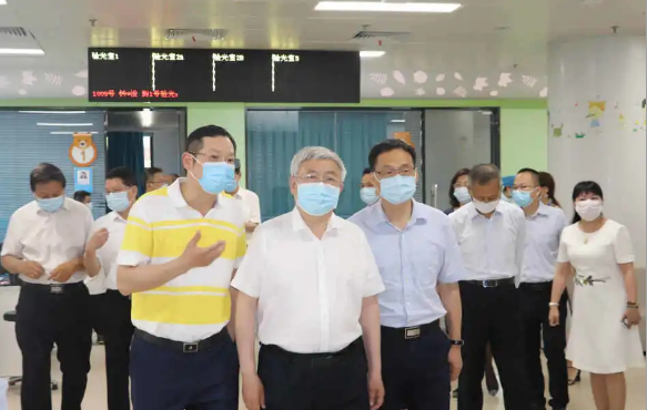 省市领*陪同刘永富主任一行调研6686体育：仁心仁术，为公益事业贡献6686体育力量2.png