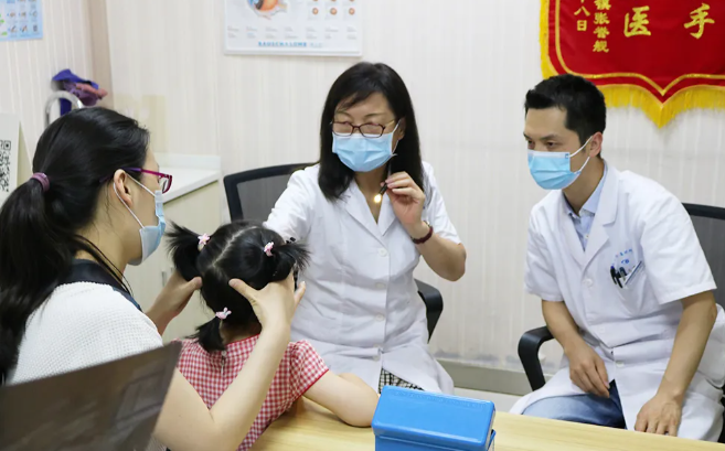 西安6686体育(中国)官方网站 - 登录入口张利玲主任医师：身份多样，信念如一2.png