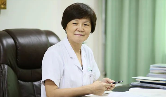 郑州6686体育视光：“狠人”刘苏冰的3件宝：咖啡、止疼片、安眠药，让她时刻处在较佳状态。找她做近视手术，放心！1.png