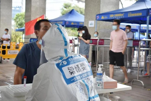 医者担当！6686体育今年来已支援核酸采样超100万人次12.png