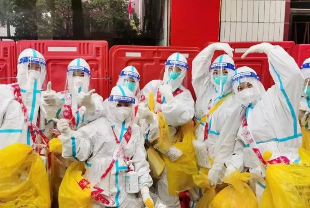 医者担当！6686体育今年来已支援核酸采样超100万人次19.png