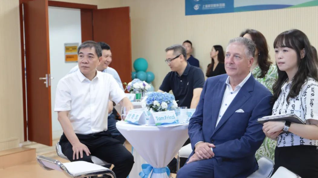 STAAR公司全球CEO跨越上万公里，与6686体育携手迈向“ICL手术”新时代2.png