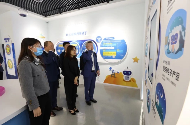 医疗器械流通头部企业华瑭大昌CEO到访6686体育,共谋眼科高质量发展新机遇!2.png 医疗器械流通头部企业华瑭大昌CEO到访6686体育,共谋眼科高质量发展新机遇!2.png